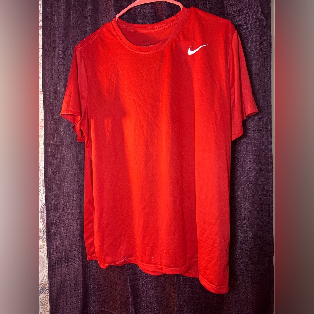 Nike Men's Vivid Red Short Sleeve Tee